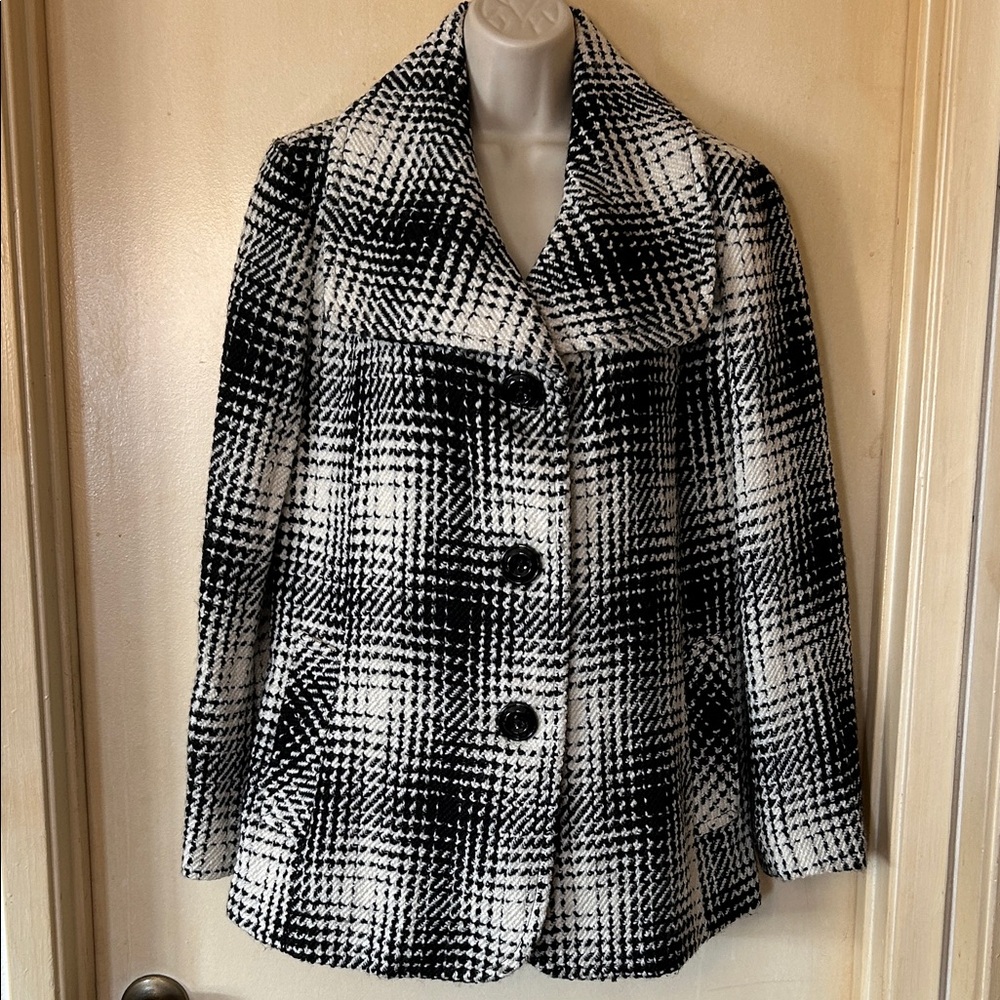 Gallery Black and White Houndstooth Jacket with Red Lining size S